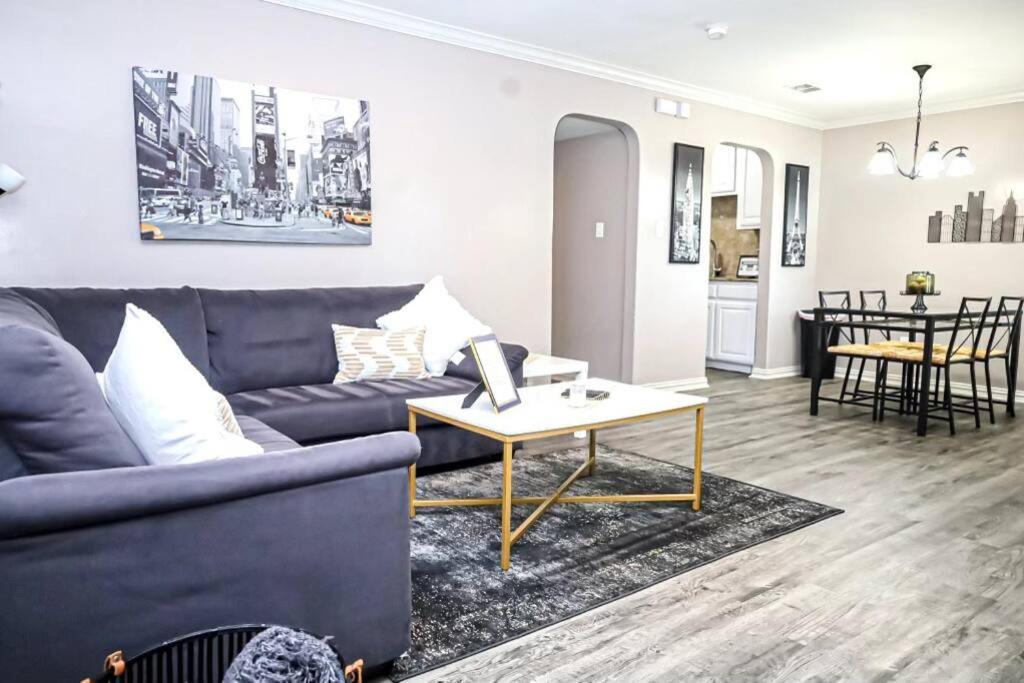 Comfy Two-Bedroom Apartment In Arlington Bagian luar foto