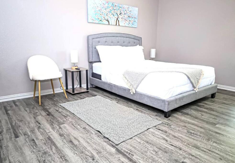 Comfy Two-Bedroom Apartment In Arlington Bagian luar foto