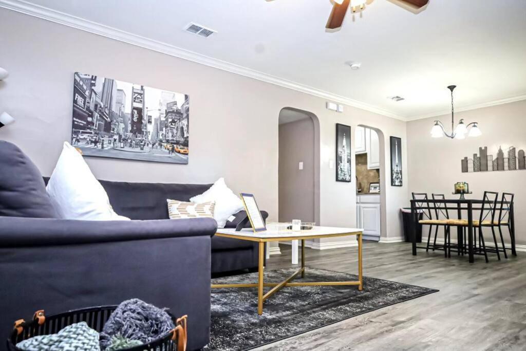 Comfy Two-Bedroom Apartment In Arlington Bagian luar foto