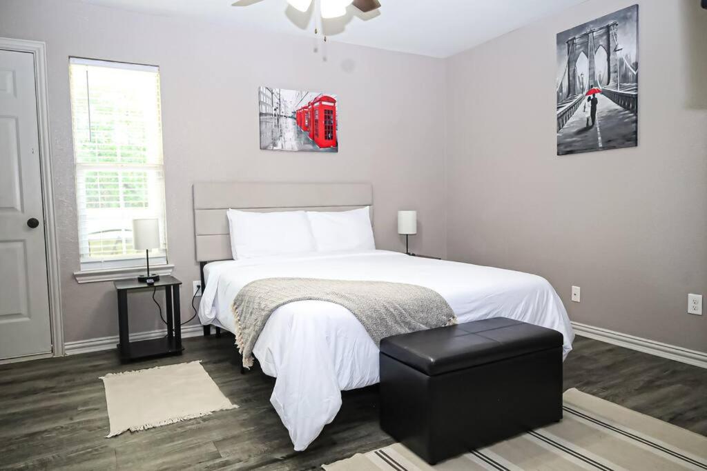 Comfy Two-Bedroom Apartment In Arlington Bagian luar foto